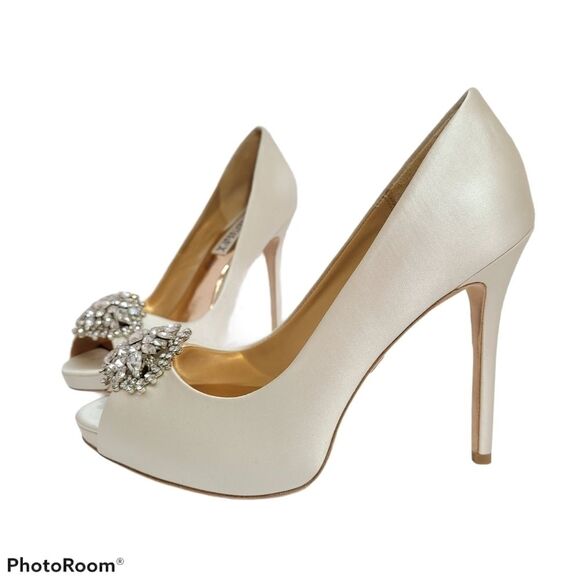 BADGLEY MISCHKA Jeannie Crystal Trim Pumps Size 6 - Picture 3 of 11